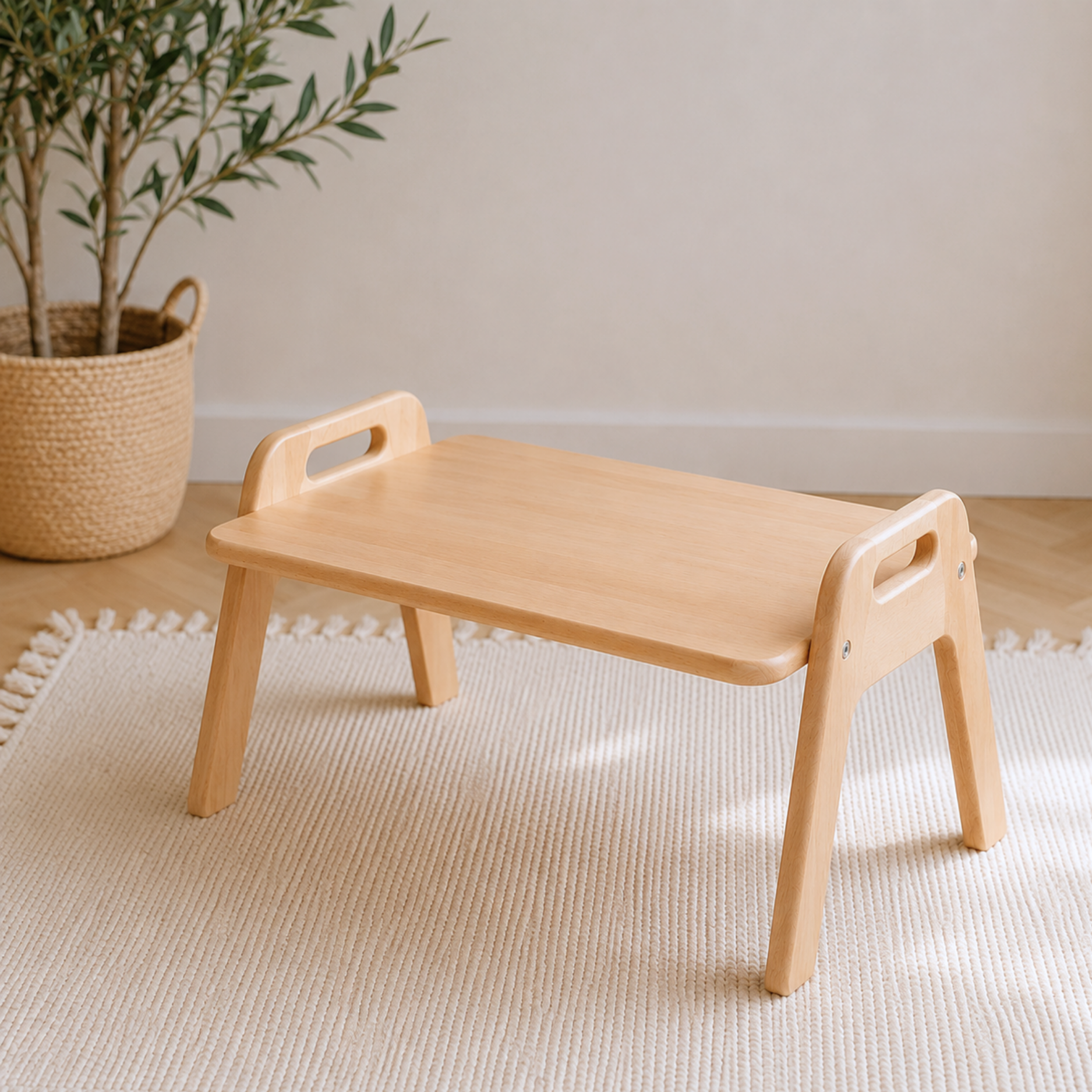 Montessori Bodentisch aus massivem Buchenholz