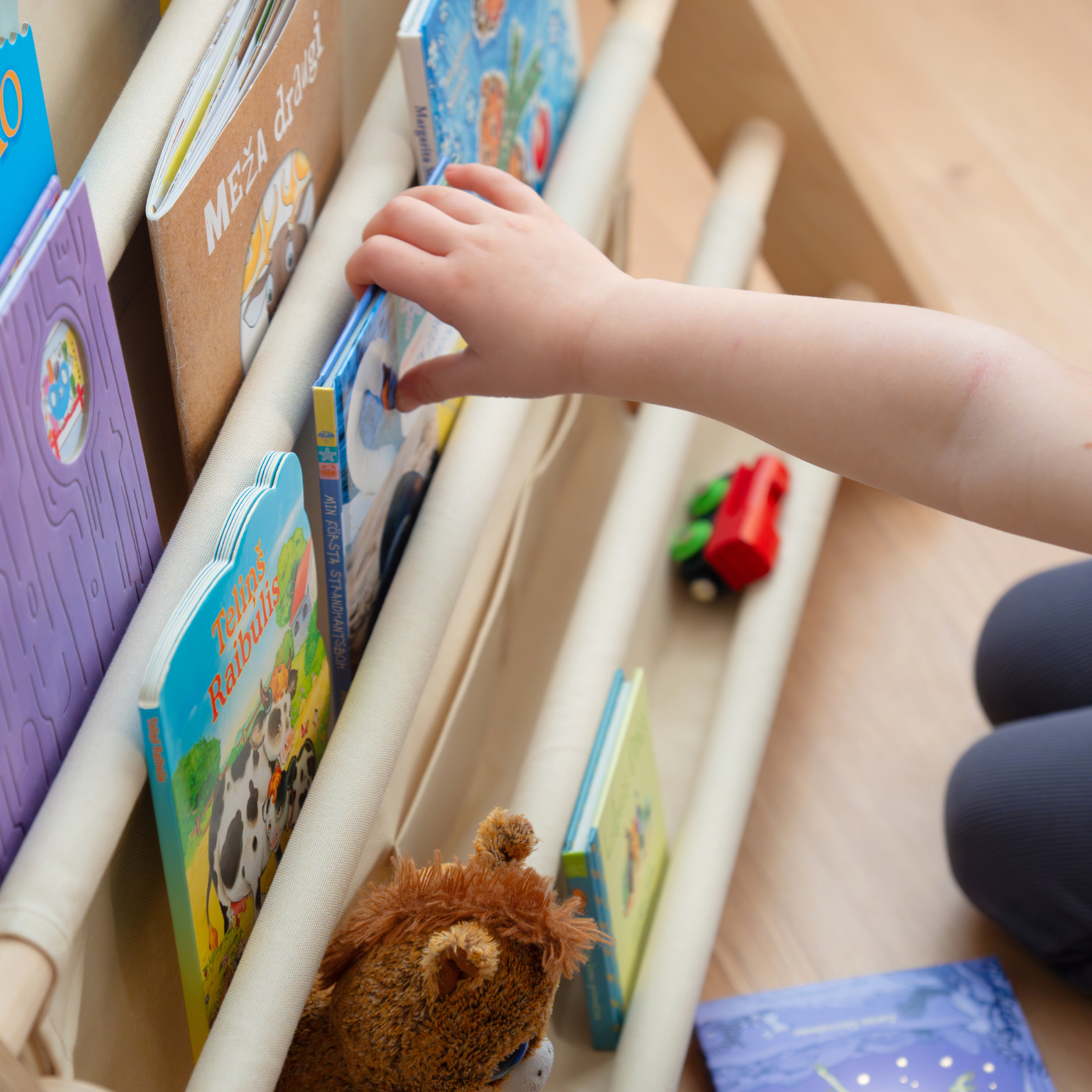 Montessori Bücherregal – Erweiterung für Kletterrahmen MOPITRI® & FIPITRI®