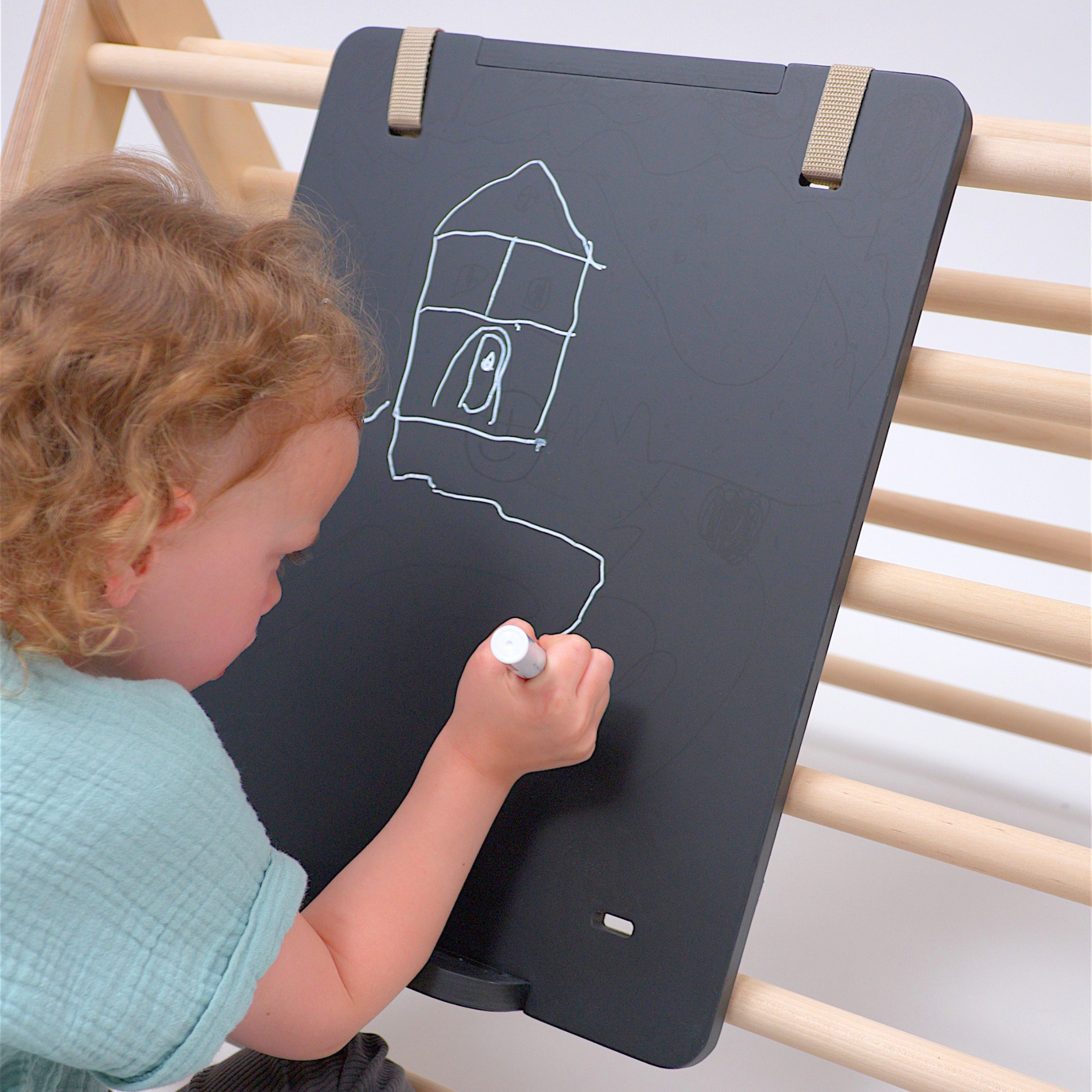 Zweiseitige Maltafel – kreatives Zusatzboard für Lerntürme & Kletterspielzeug