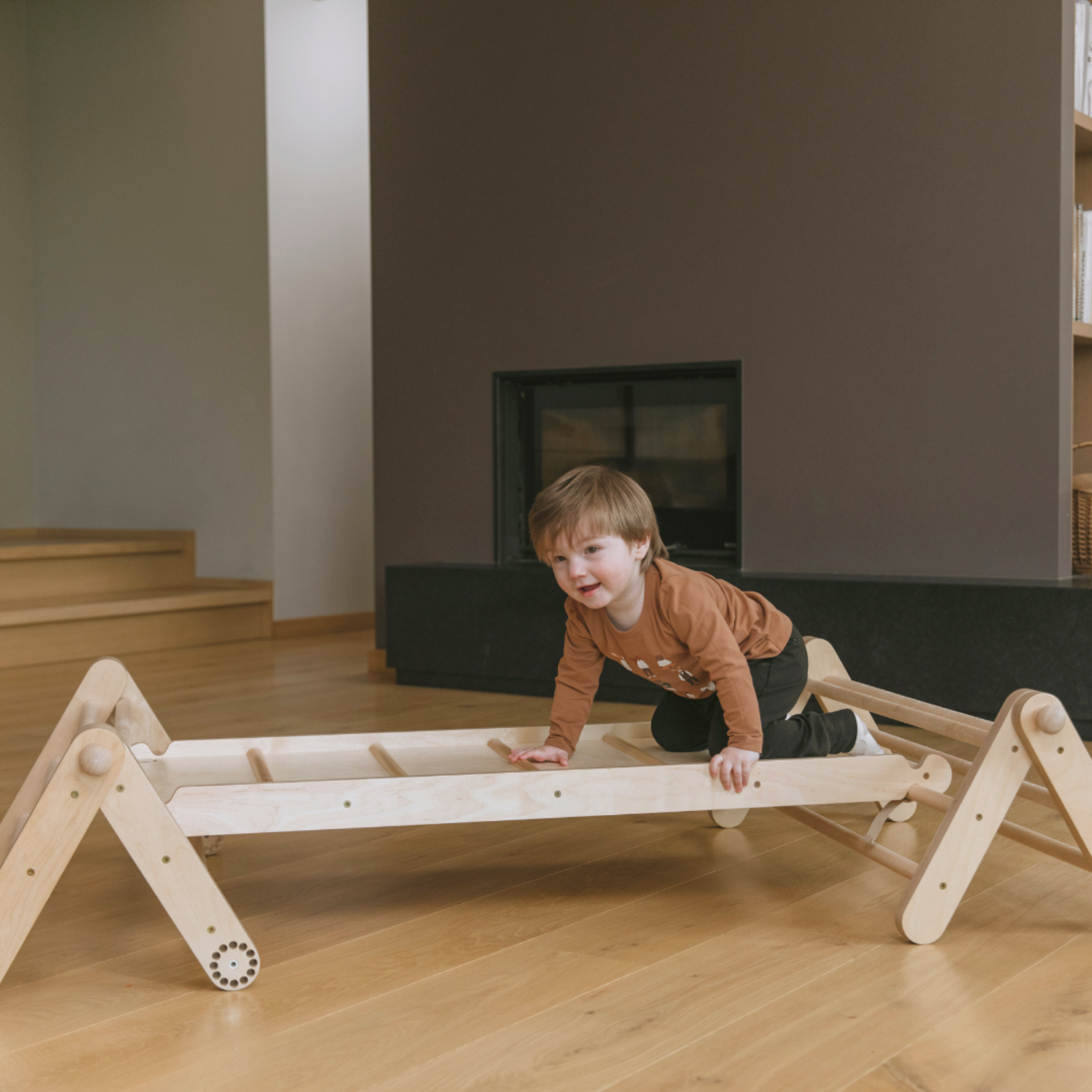 MOPITRI® – Modifizierbarer Montessori Kletterrahmen mit 4 Segmenten