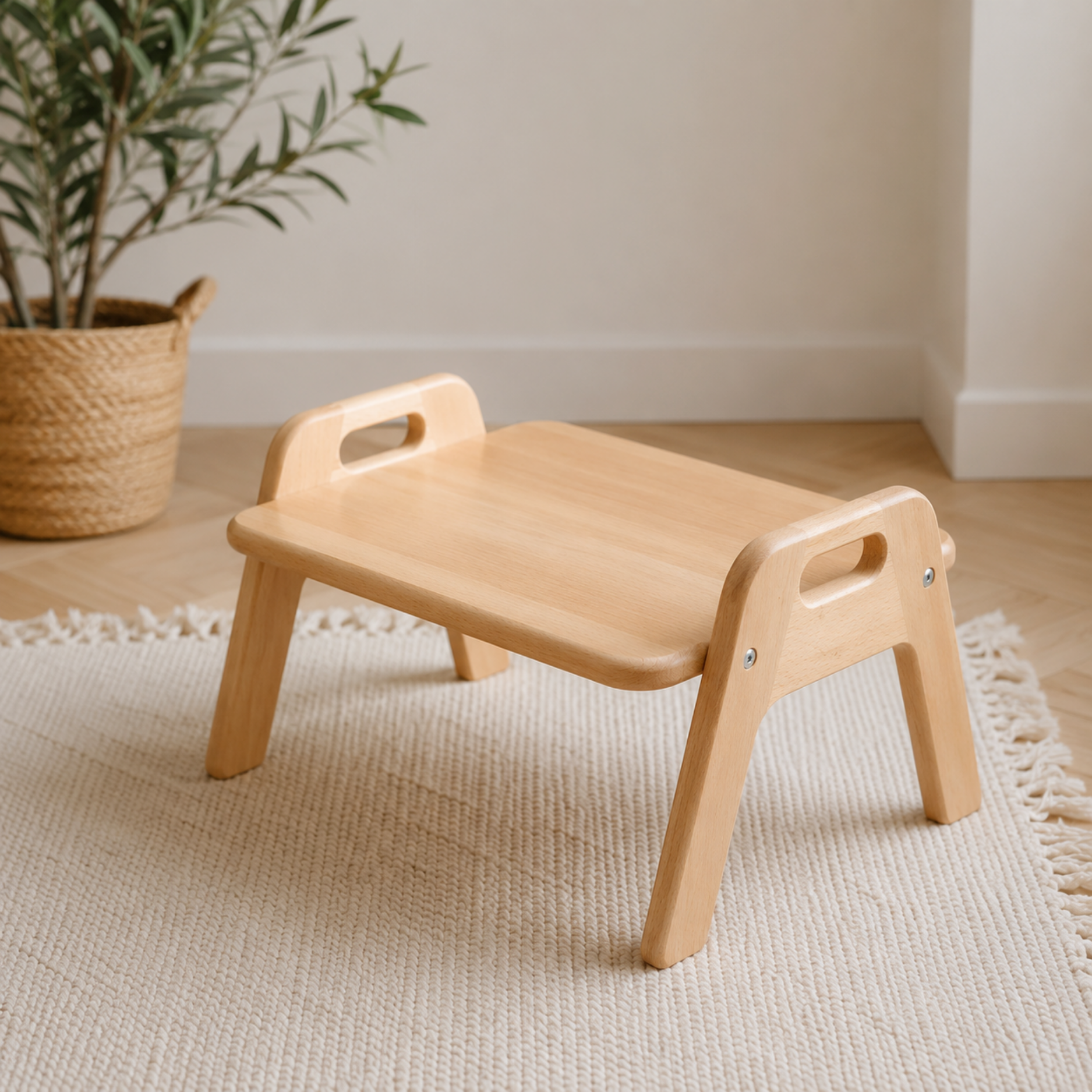 Montessori Bodentisch aus massivem Buchenholz