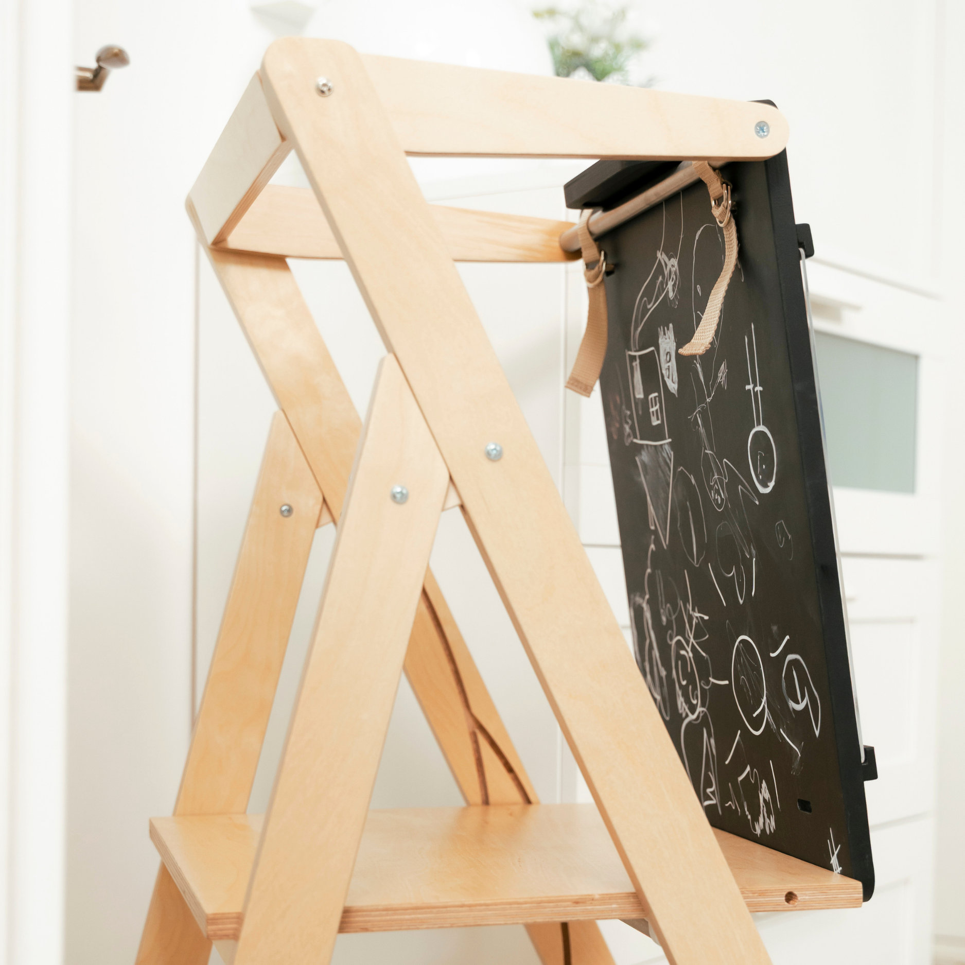 STEP’n’FOLD® – Faltbarer Montessori Lernturm mit verstellbarer Höhe
