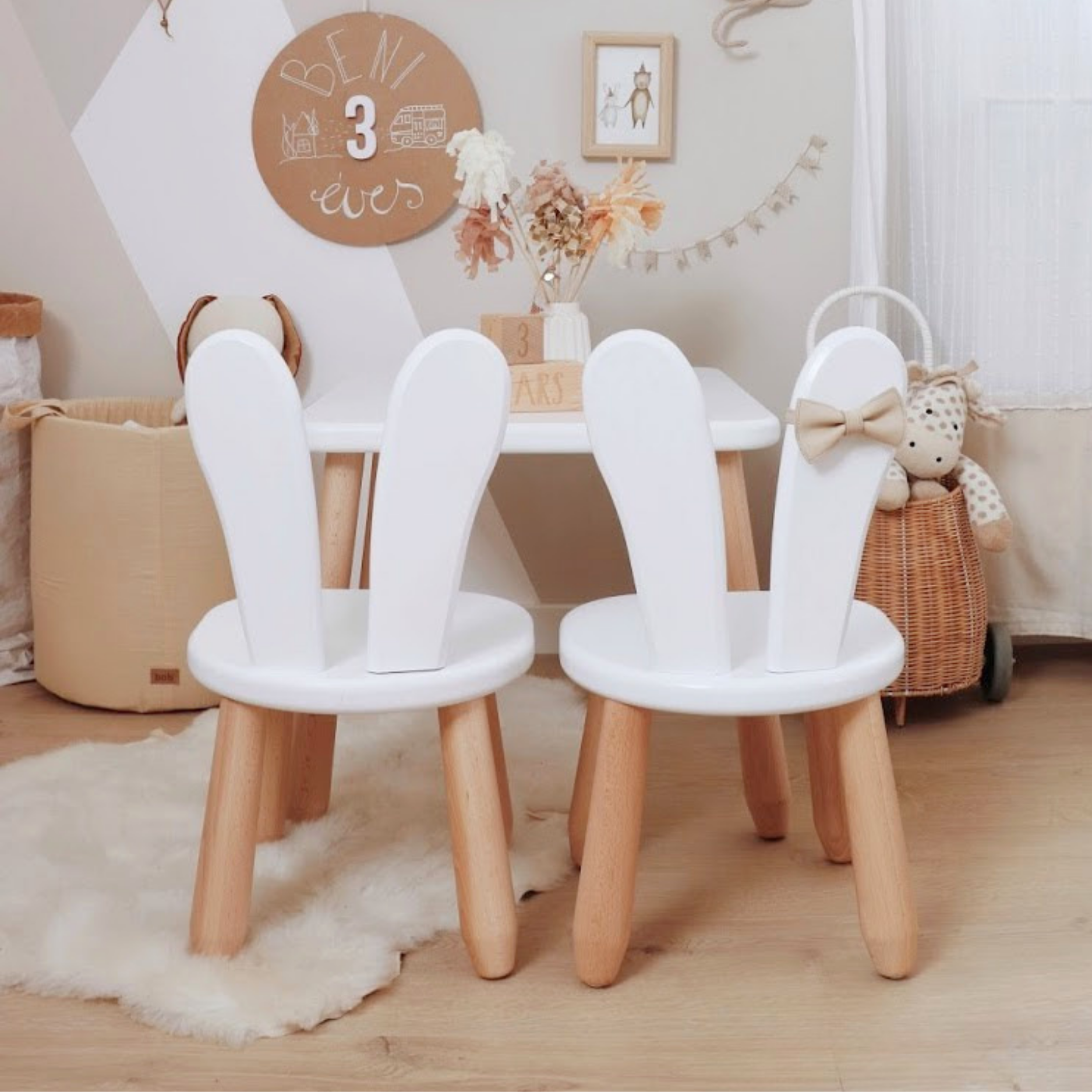Duo Set "Bunny" – Kindertisch & 2 Stühle aus massivem Buchenholz