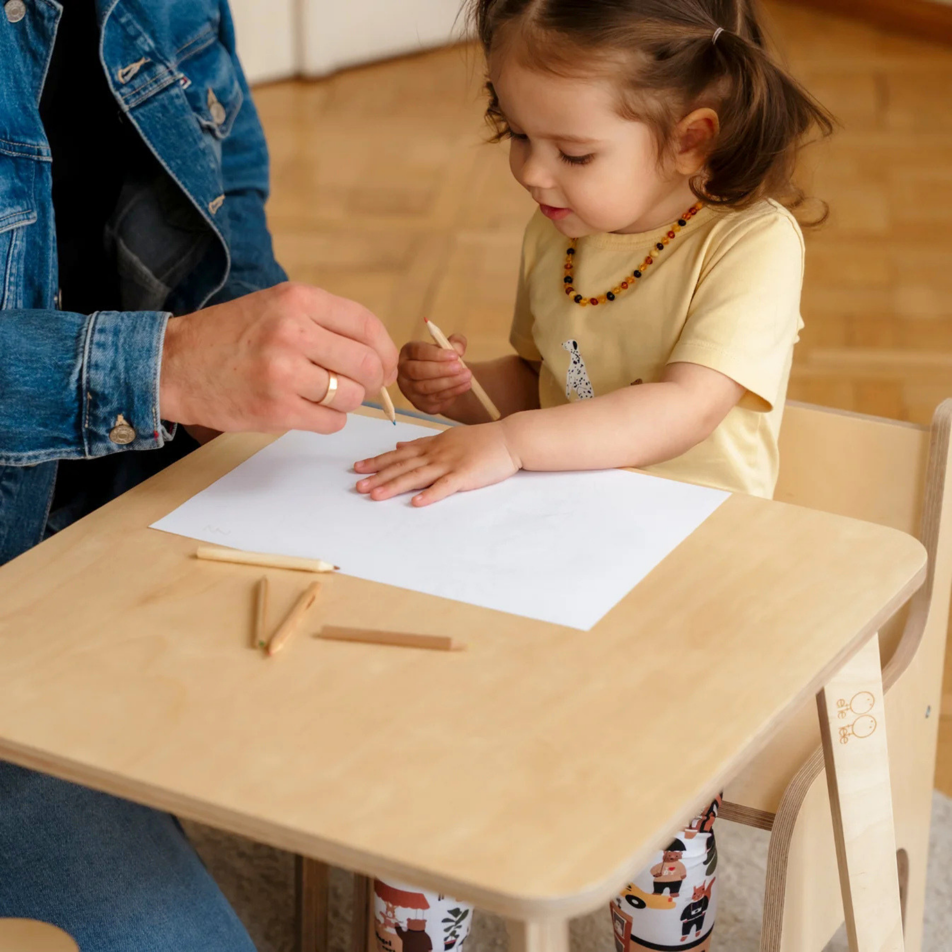 Tulla® Kindertisch – Mitwachsender Montessori Tisch aus Holz