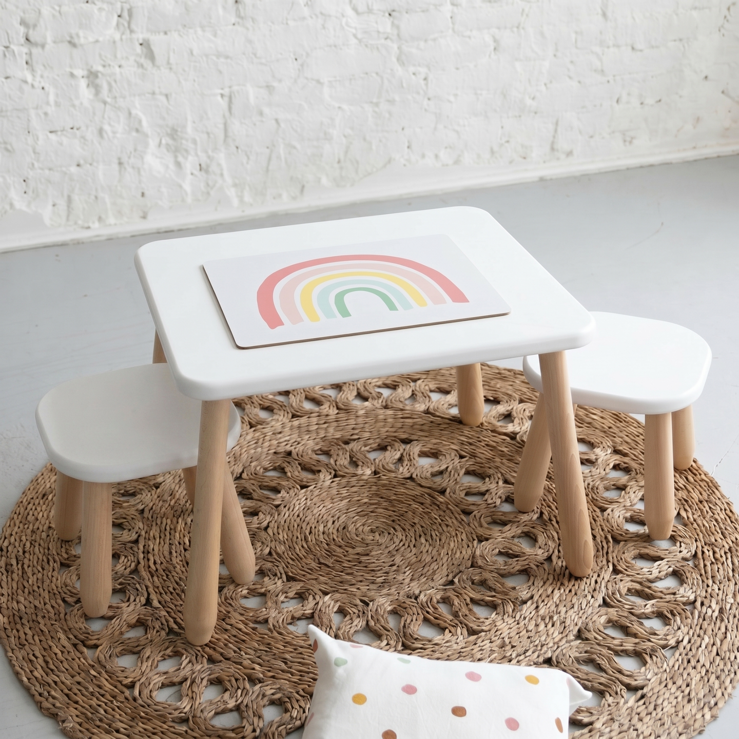 Duo Set "Minimal" – Kindertisch & 2 Hocker aus massivem Buchenholz