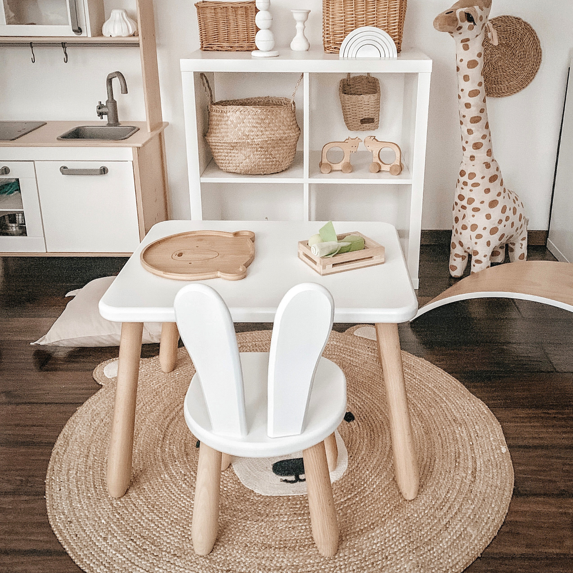 Solo Set "Bunny" – Kindertisch & Stuhl aus massivem Buchenholz